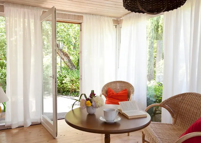 別荘 Mit Wintergarten